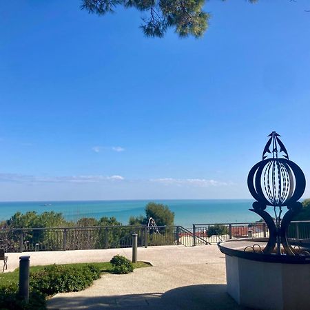 B&B Residenza Leonardo Falconara Marittima Exterior foto