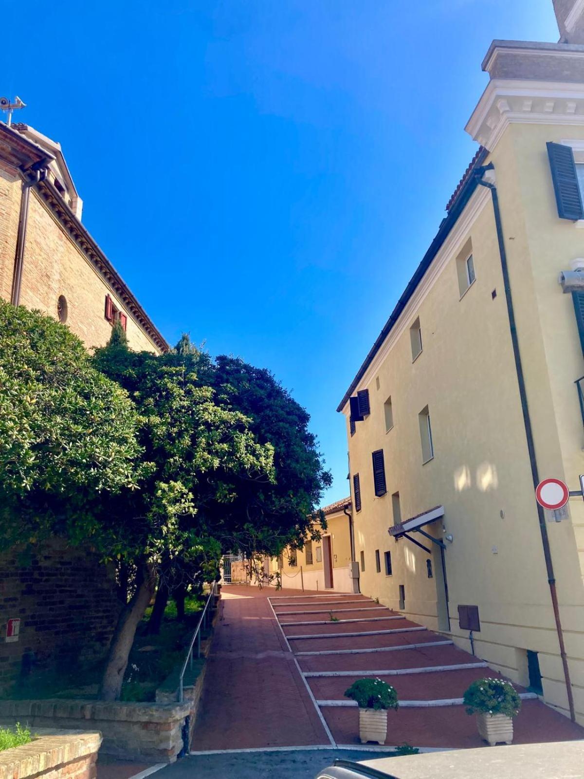 B&B Residenza Leonardo Falconara Marittima Exterior foto